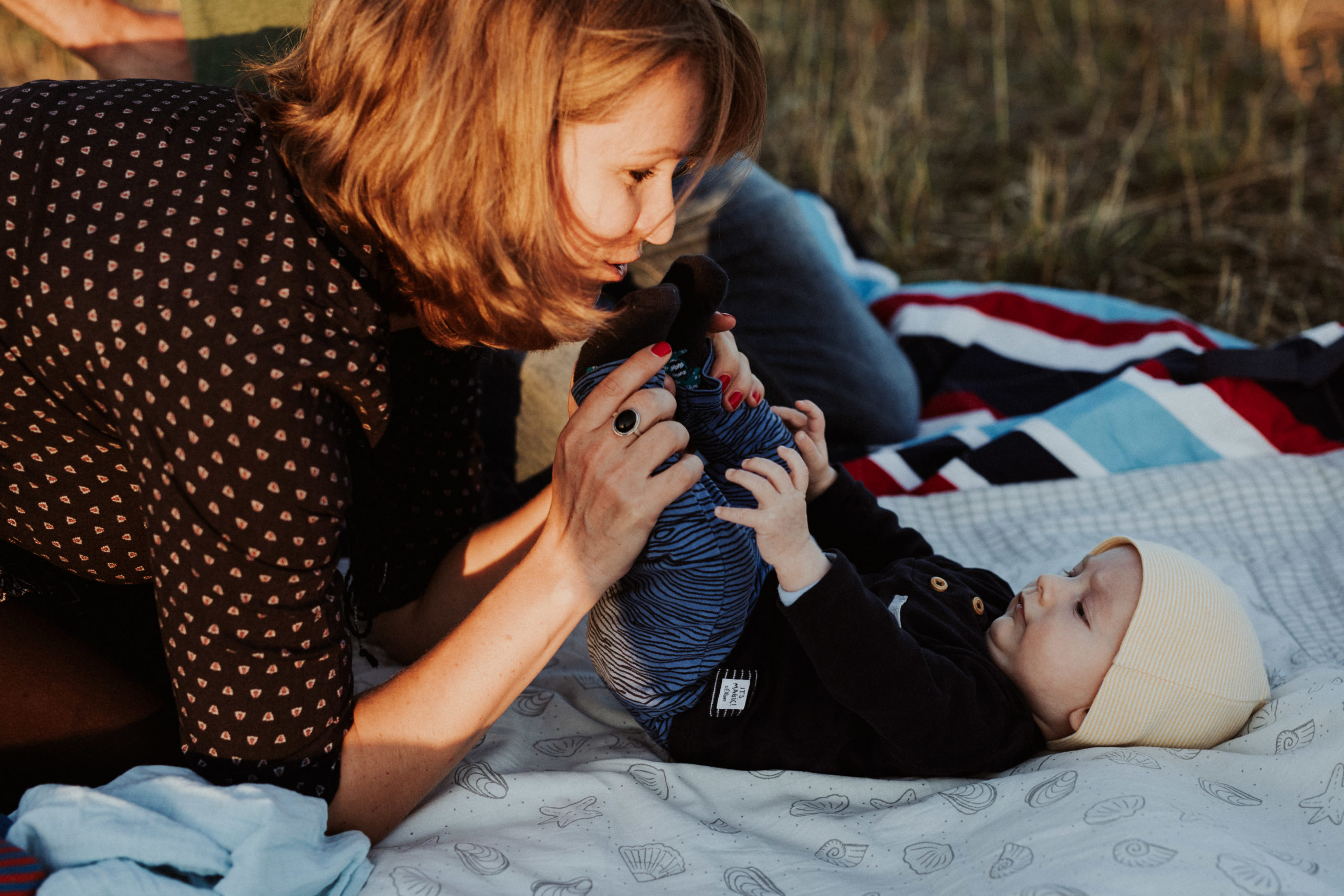 Bild 05 der Reportage 08: ein Tag im Feld mit Baby