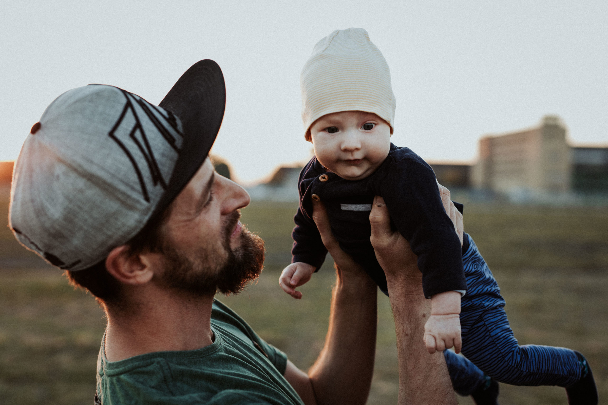 Bild 13 der Reportage 08: ein Tag im Feld mit Baby